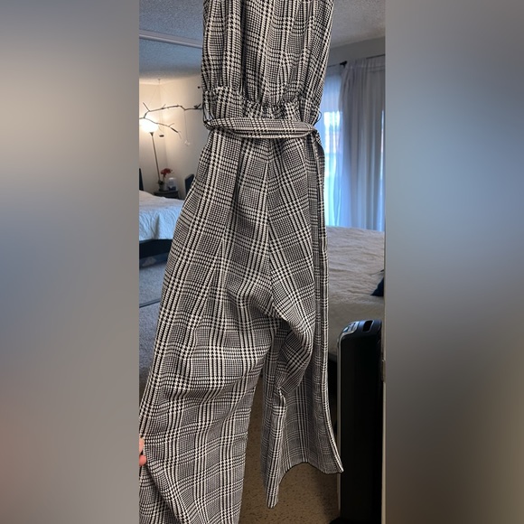 Romper. - Picture 3 of 3